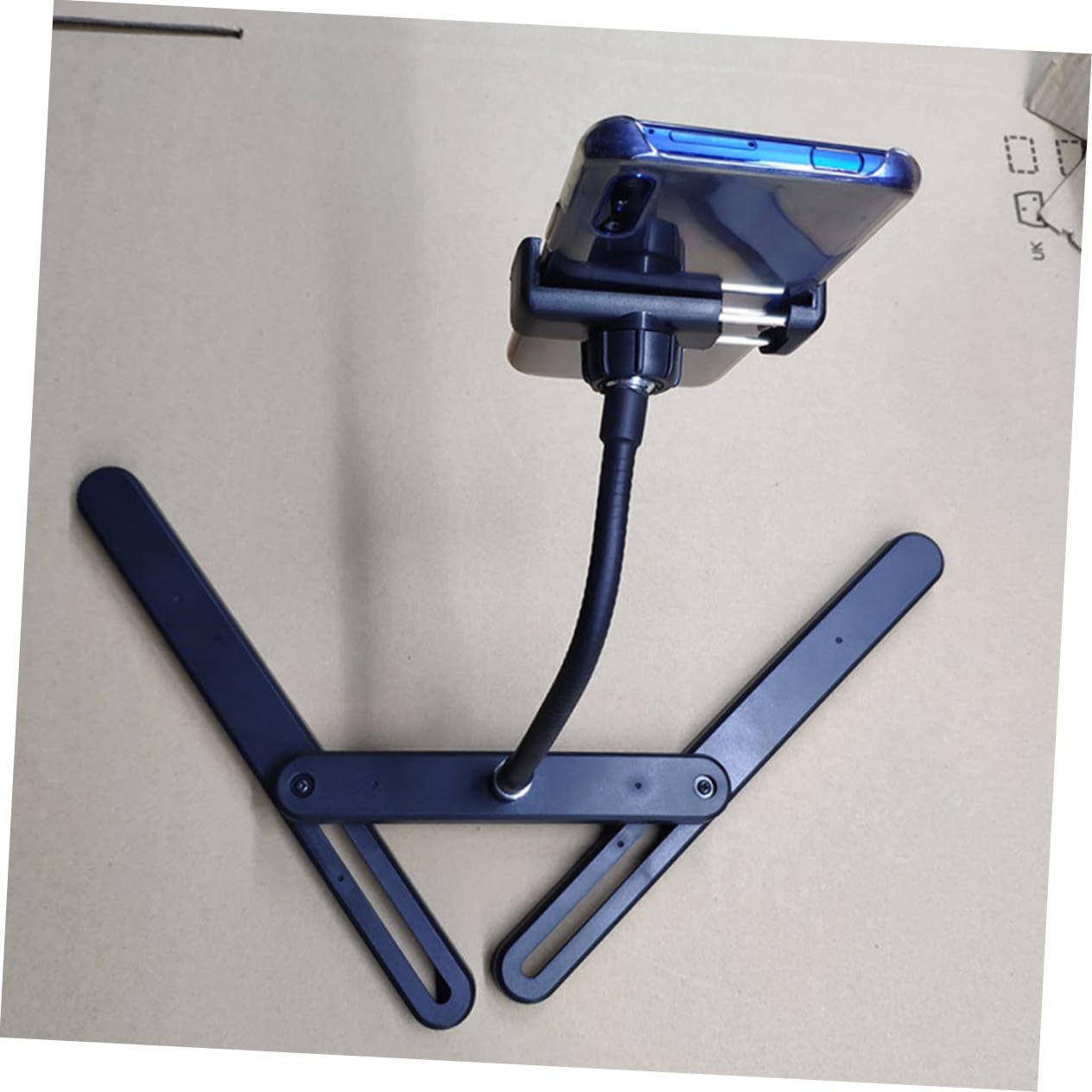 Homoyoyo Supporto Treppiede con Base Antiscivolo e Regolazione Angolare Telefono Sospensione per Streaming e Riprese Design Ergonomico Schiena e Cervicale