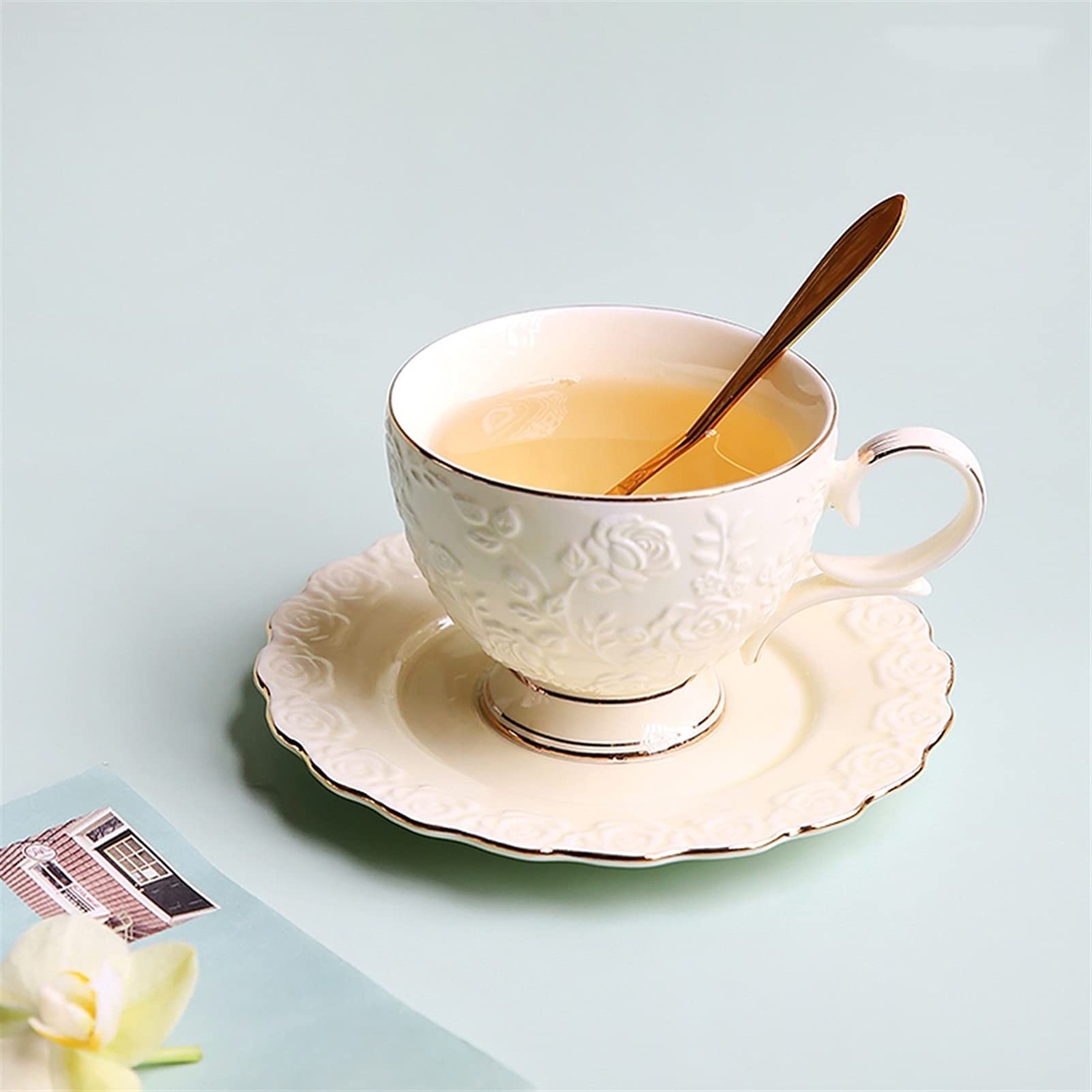 Tazze da caffè Phnom Penh Bone Bone China Tazza di caffè 4 pezzi Europeo Squisita Britannica Pomeriggio Pomeriggio Tazza da tè Retrò Tazza di caffè in porcellana Set 2 colori Set di tazze da caffè(B)
