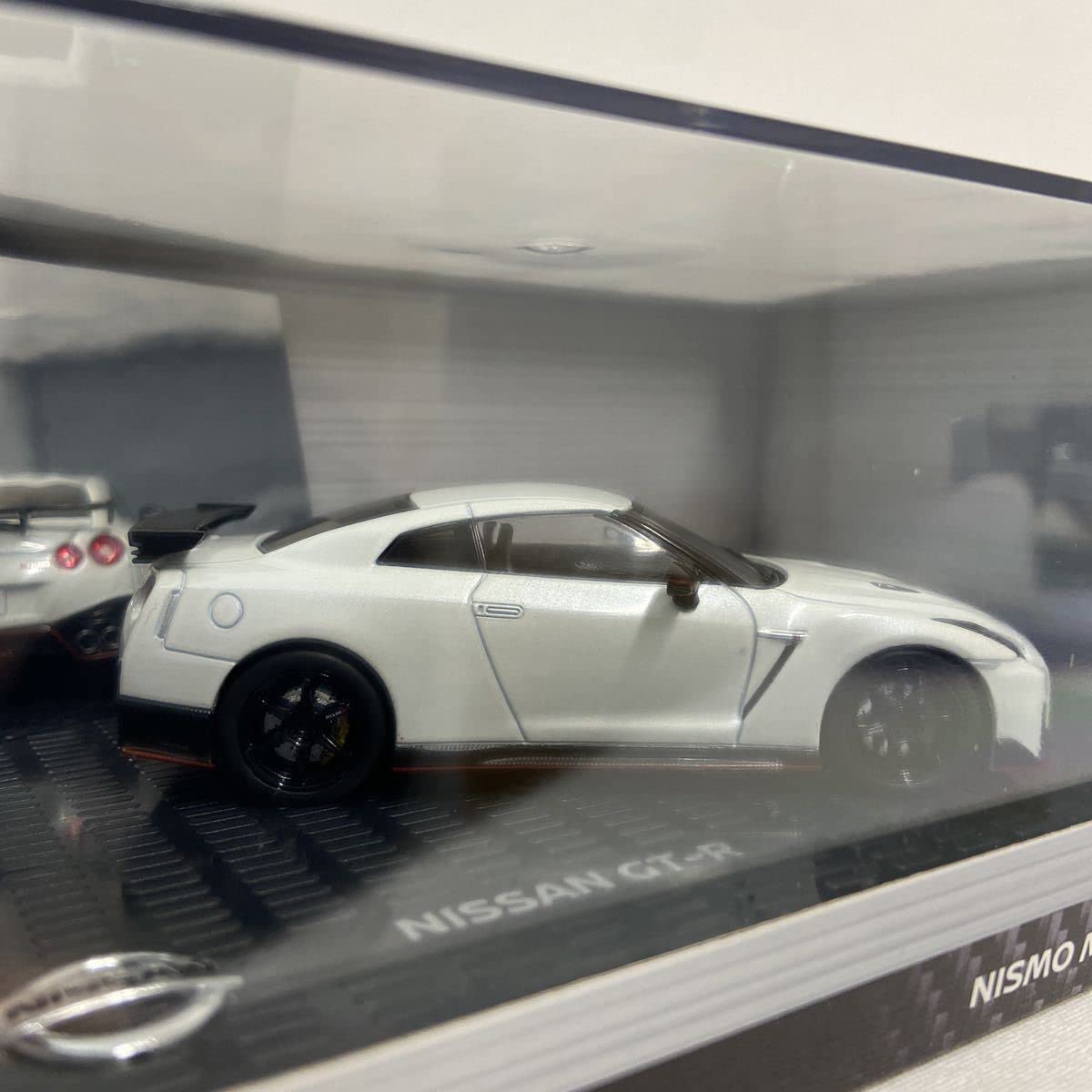 Amazon | 日産ディーラー特注 1/43 NISSAN GT-R NISMO Brilliant White 
