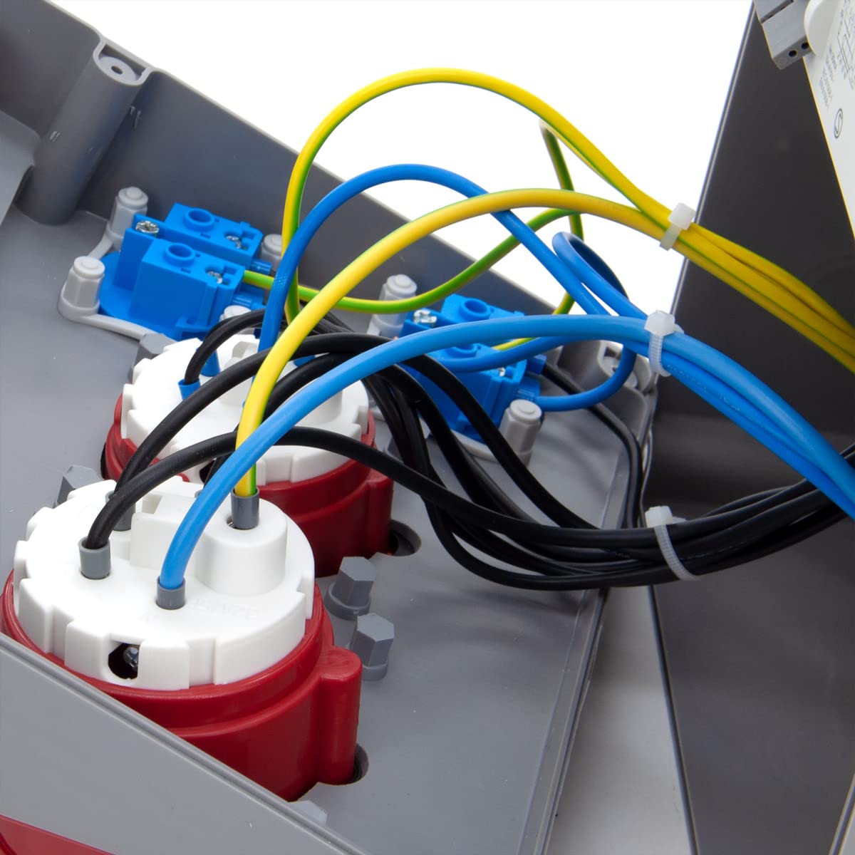 ELS Elektrotechnika Distribuidor de corriente con interruptor de protección FI + 2x Schuko de 230V, 2 interruptores de protección LS + 1x CEE 16A + 1 enchufe CEE de 32A, cableado, listo para conectar.