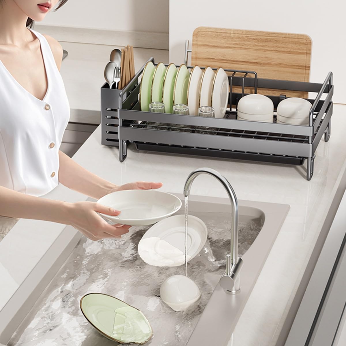 GIZNXBA Abtropfgestell Geschirr Mit Ablauf Für Die Küchentheke Geschirrabtropfgestell Edelstahl Silber Mit Utensilienhalter, Geschirr Abtropfständer Abtropfgitter Für Die Küchenspüle(/Silver)