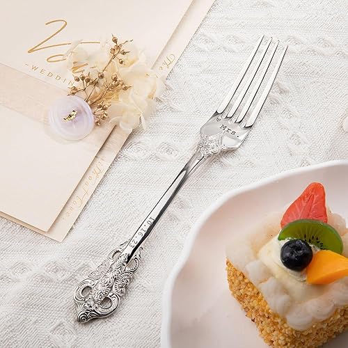 Miniatura 6 de callie Juego de 2 tenedores de boda personalizados con fecha grabados con fecha, cubiertos plateados vintage personalizados resistentes para pastel