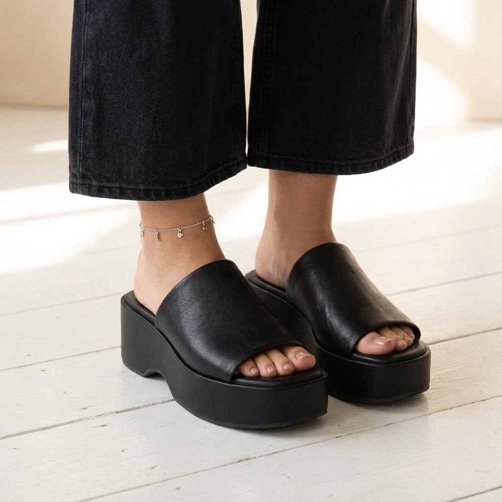 CUSHIONAIRE Women's Spin one band platform sandal with +Memory Foam