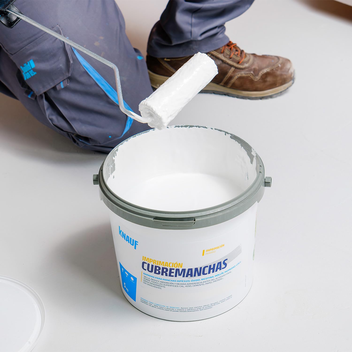 KNAUF - Imprimación Cubremanchas 5 kg Color Blanco - Para Cubrir Manchas Amarillentas y Difíciles - Sella, Reduce Absorción y Mejora Adherencia - Para Antes del Acabado Final - Gran Rendimiento