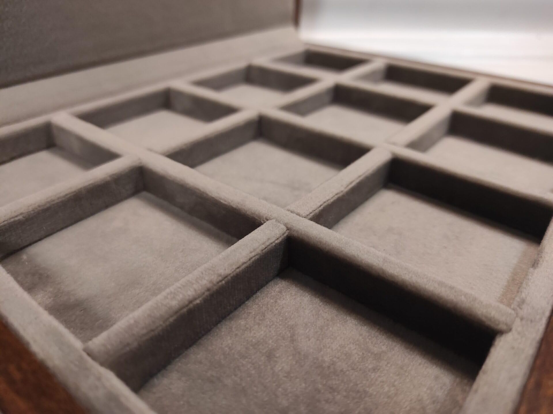 Caja para Monedas y medallas de colección, Madera Artesanal, Interior de Terciopelo Personalizable, Compartimentos a Medida, Hecha a Mano en Italia
