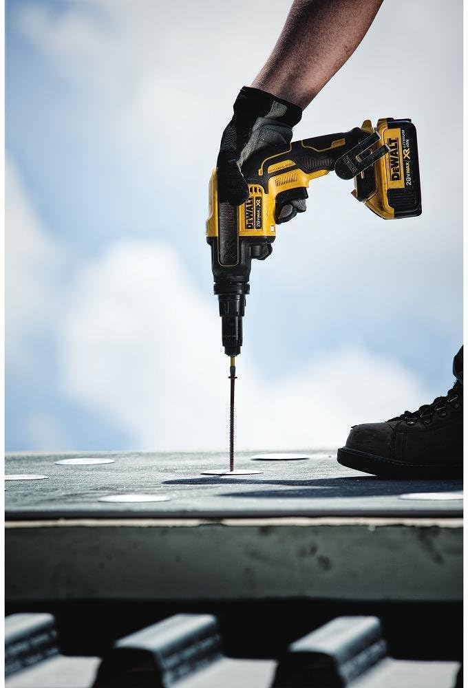 DEWALT DCF622M2R 20V MAX XR Versa-ClutchTM Adjustable Torque Screw Gun (Certified Refurbished)