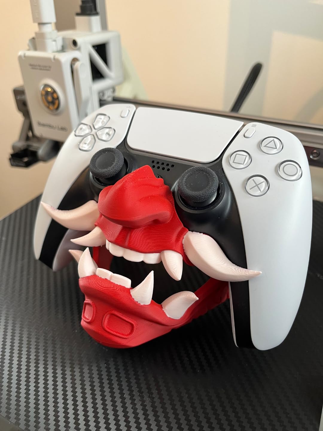 PS5 Controller Stand, Oni Demon Mask Controller Holder for PlayStation 5 DualSense, 3D Printed Gaming Display Stand, Desk Organizer & Gamer Room Decor-image-12