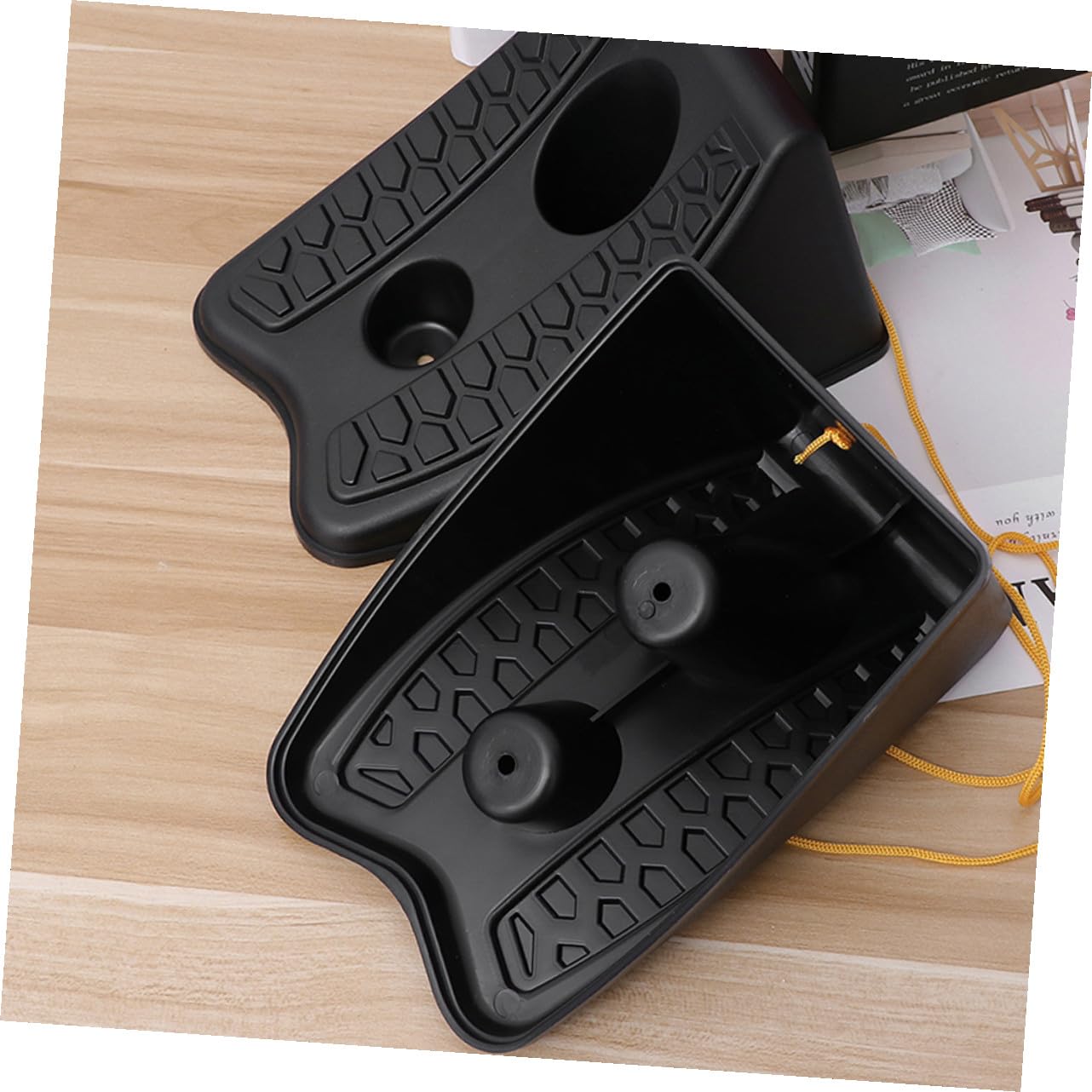 Zerodeko 4 Stück Radkeile aus Kunststoff Schwarz für Auto und Fahrzeug mit Kompressionsbeständigkeit und Geräuscharmem Design als Radstopper und Reifenunterlage