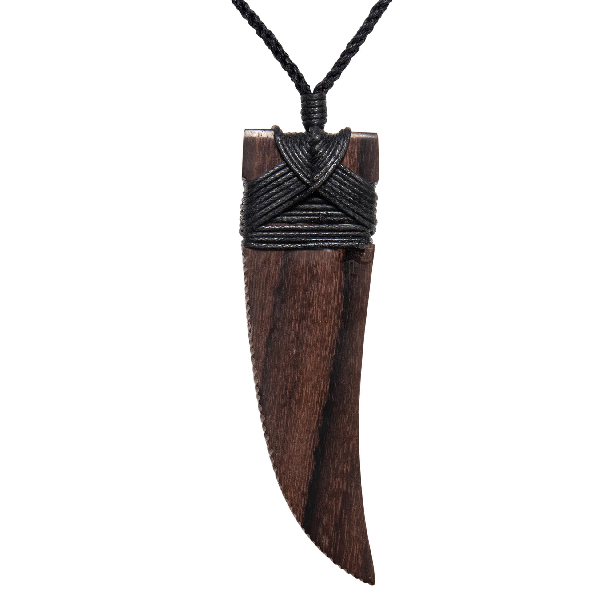 81stgeneration Colgante de Diente de Tiburón Niho Largo de Hueso y Madera Tallados con Grabado Tribal | Collar de Cordón Surfero para Hombre | Joyas Maorí para Mujer | Talismán de Madera