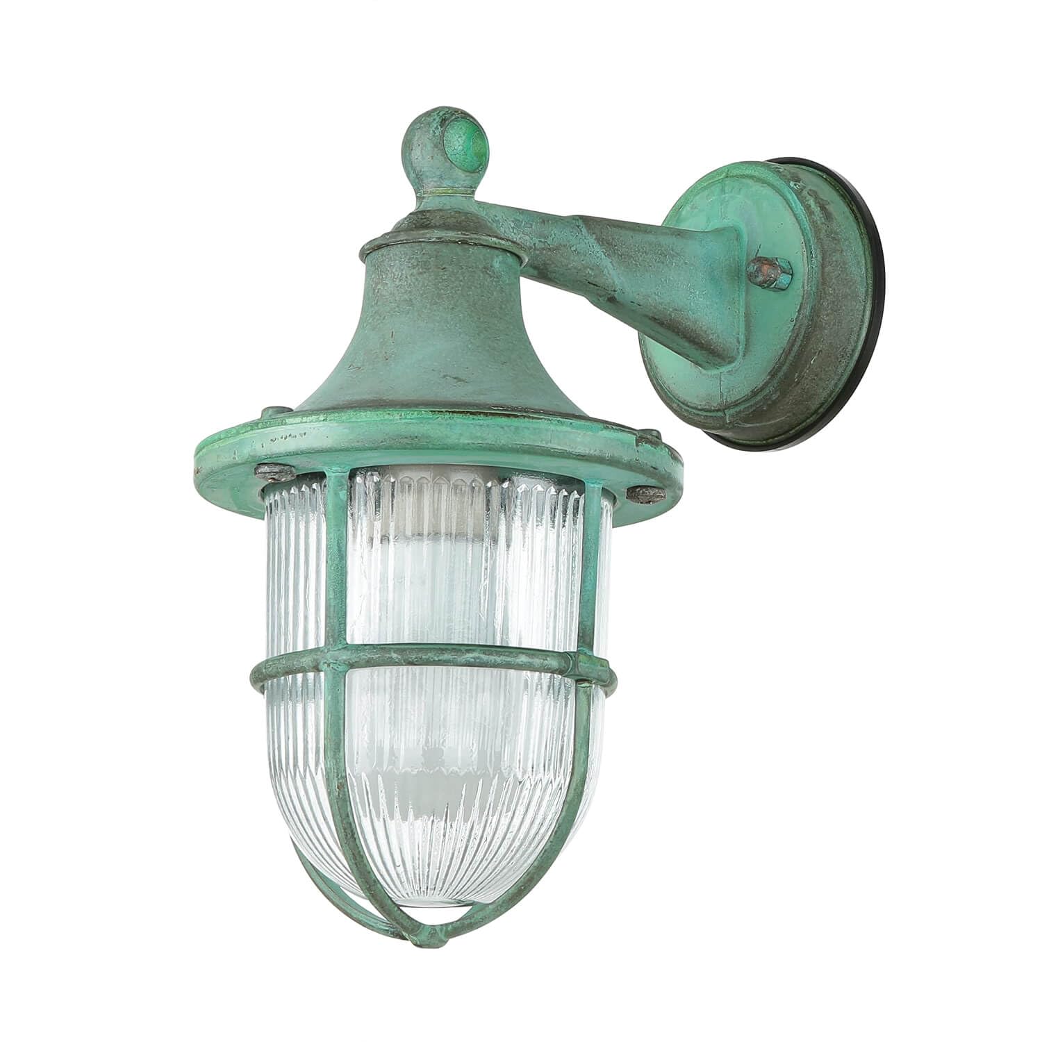 Licht-Erlebnisse Außenlampe Messing, Wandleuchte Außen E27, Maritim Lampe Antik Grün, Riffelglas, T:22 cm, IP64, Laterne, Terrasse, Balkon, Rustikal, Outdoor Wandleuchte
