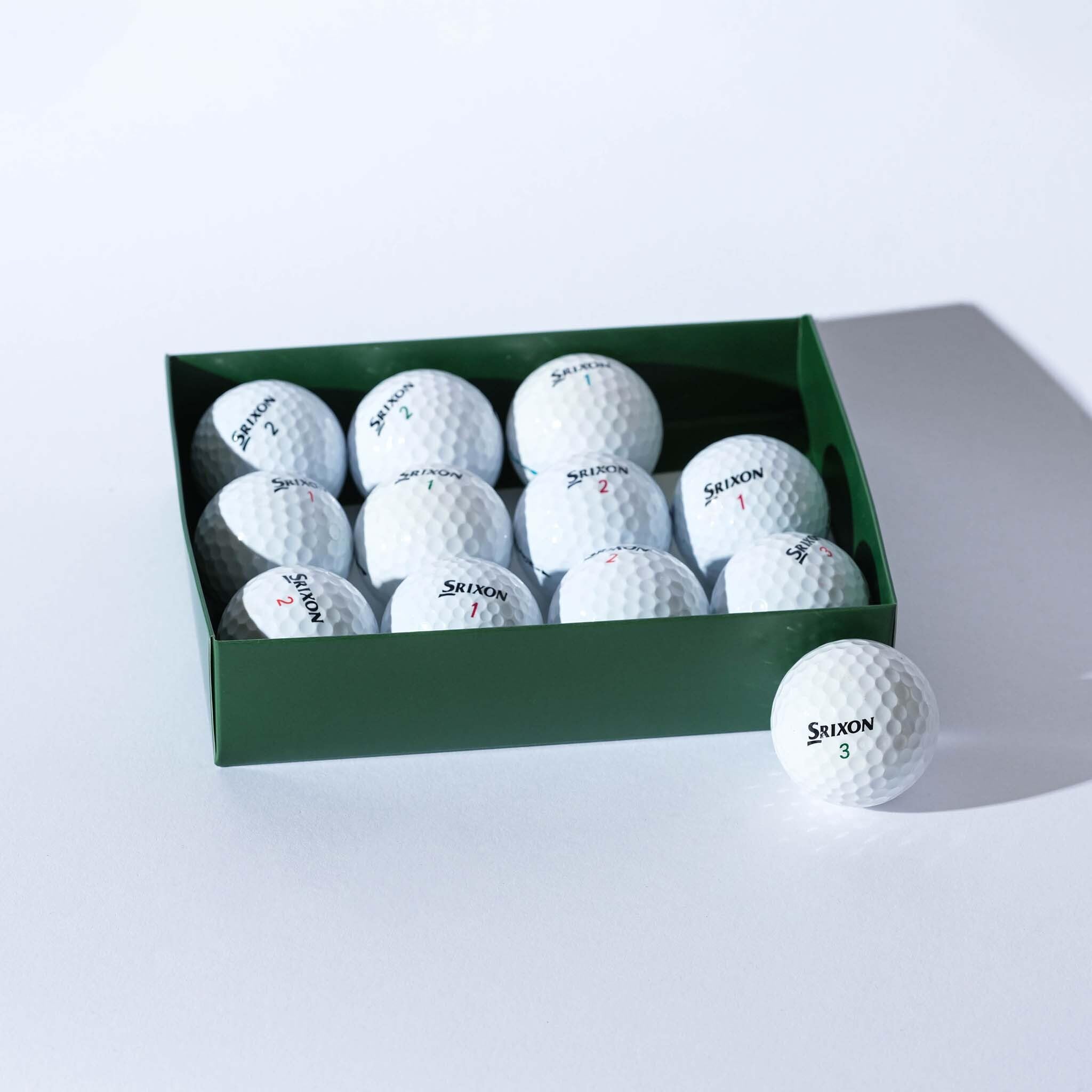 Lot de 24 Balles de Golf d'Occasion Srixon Mix - Modèles Variés - Idéales pour Débutants et Joueurs Confirmés - Qualité Premium et Performance – Marque Française