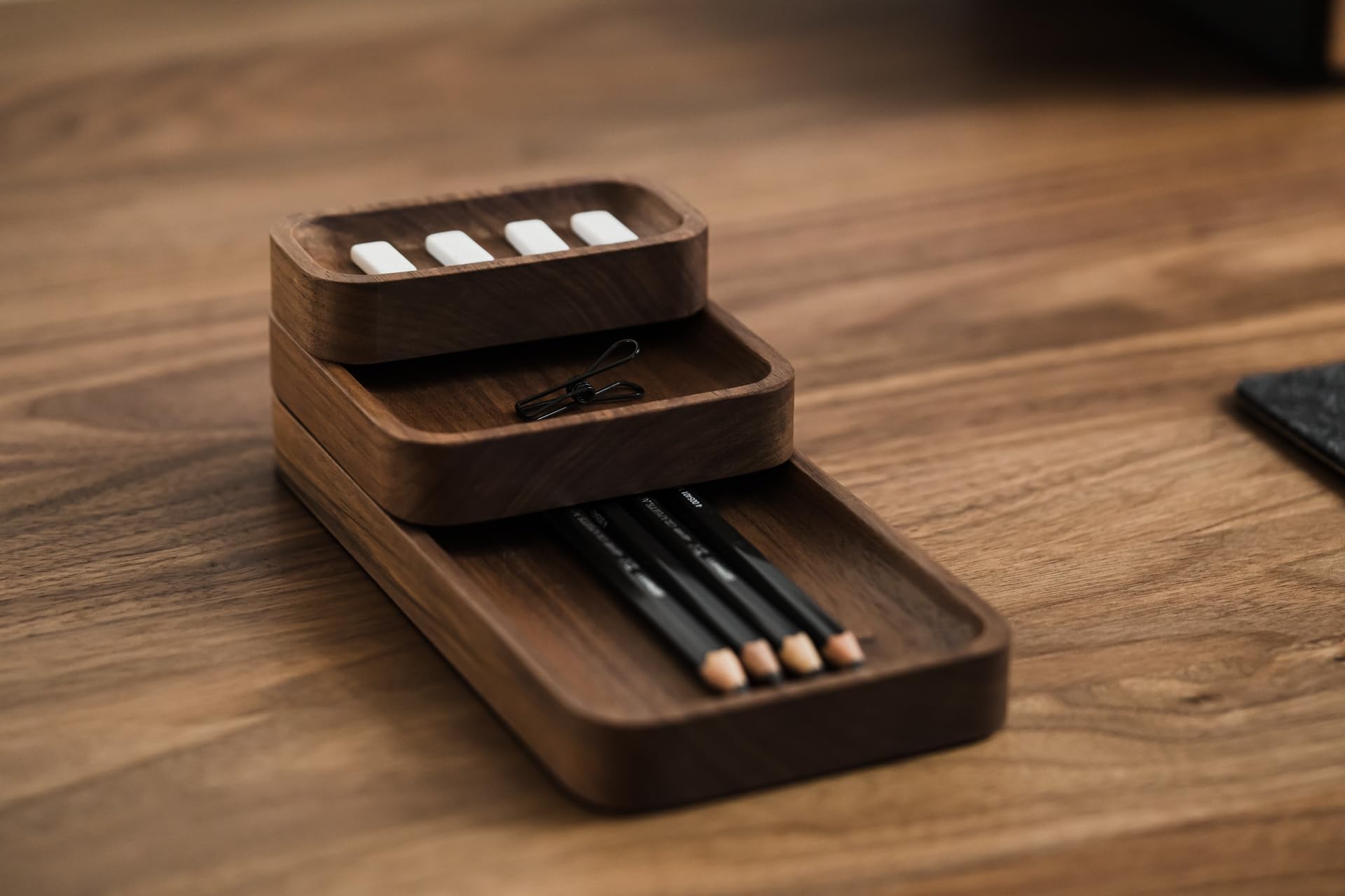 OAKYWOOD - Holztabletts Schreibtisch Organizer - Papierablage aus Massivholz, Dokumentenhalter - Büro Organizer, Handy Tablet Halterung - für Büro Zuhause Schule - Set mit 2 Kleinen - Walnuss