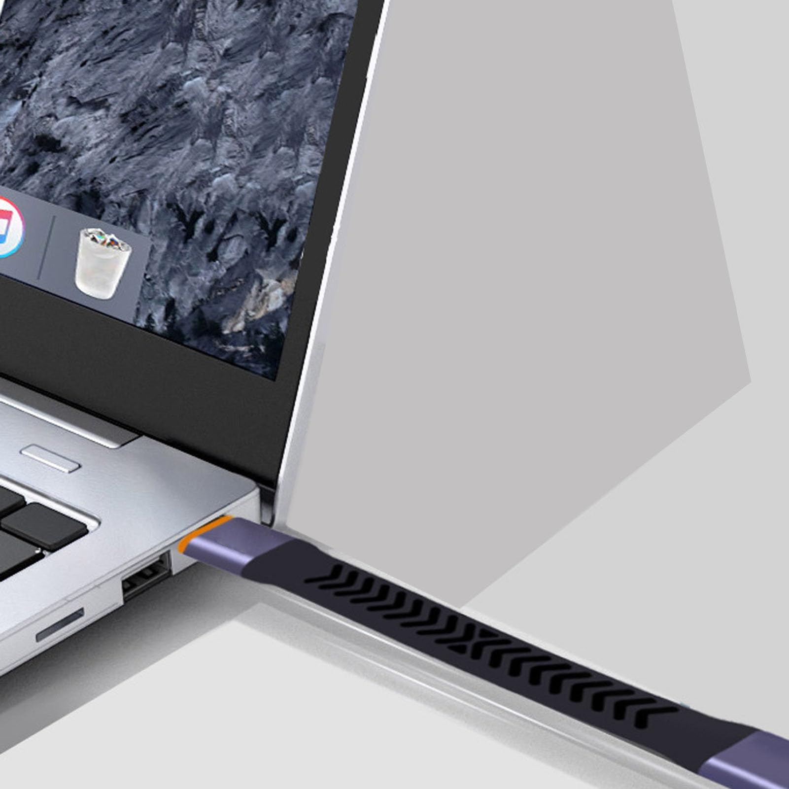 Krótki Kabel USB C 3.2 Gen 2, prędkość Przesyłania Danych 40 Gb/s, Elastyczna Konstrukcja FPC, Obudowa ze Stopu Aluminium, Funkcja Plug and Play, ze Złączem SSD, do Szybkiego