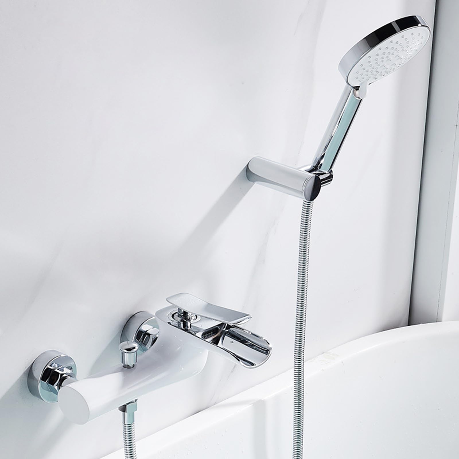 Robinet mitigeur de bain-douche mural chromé avec mitigeur cascade