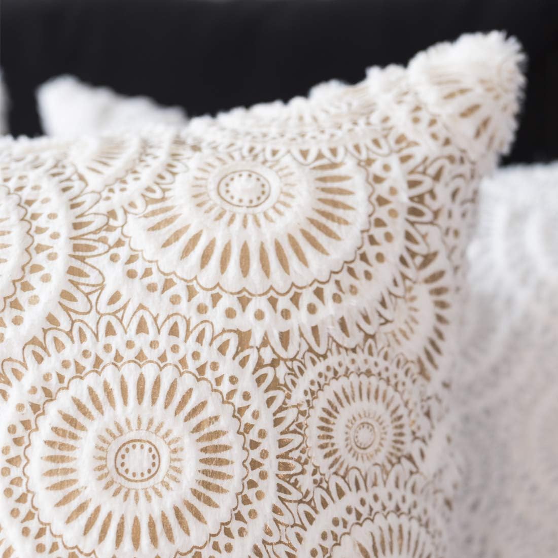 OMMATO Throw Pillows Covers 18 x 18,Set of 2 White Fur with Gold Printed Flower Soft Throw Pillows for Couch Bed,Accent Home Decorative Square Cushions Cases Shams Pillowcases Farmhouse,45 x 45 CM