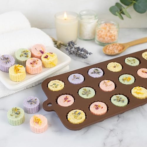 Vista 14 de Molde para hacer chocolate Mrs. Anderson's Baking, hecho de silicona de grado europeo, color trufa, juego de 2