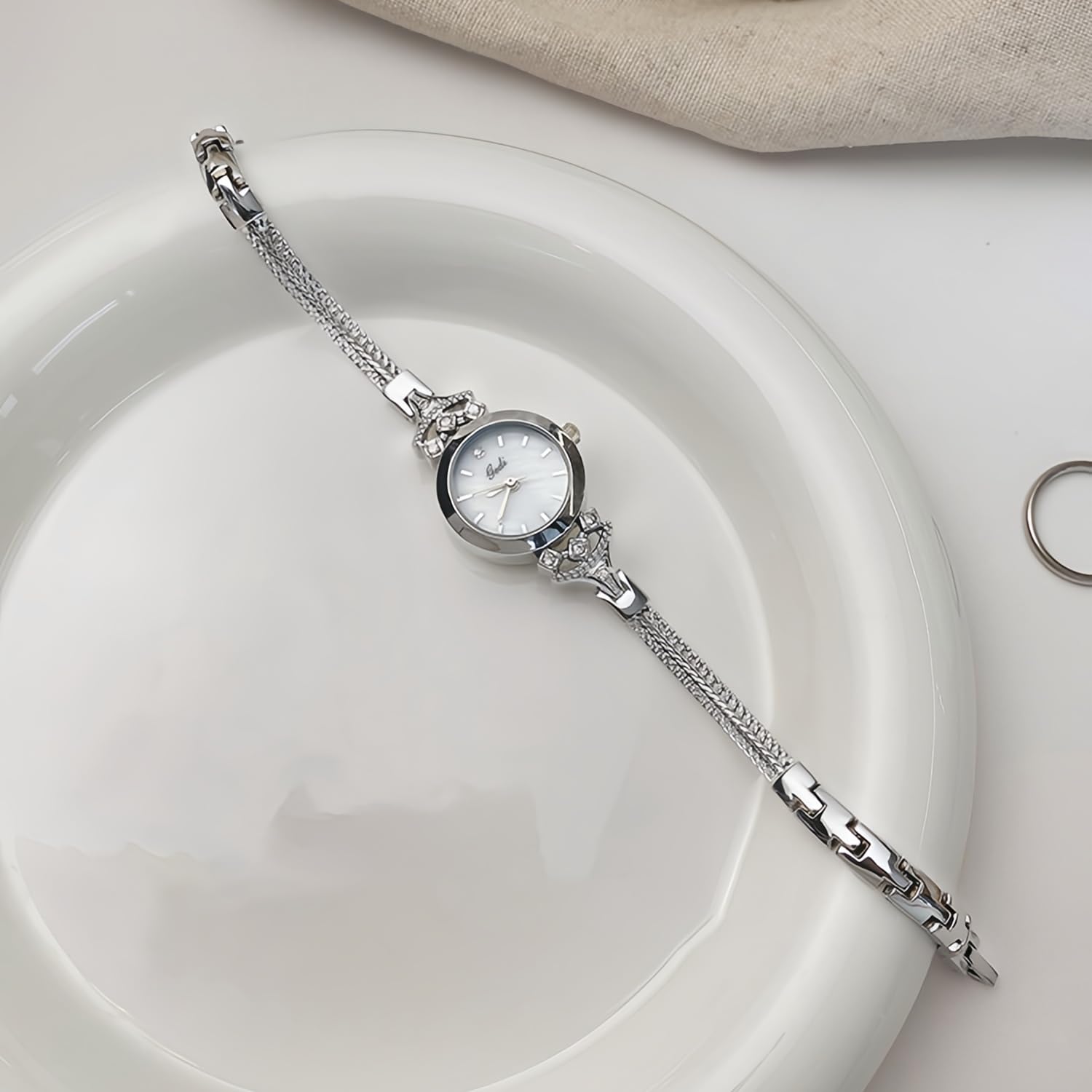 CARLIEN Damen-Armbanduhr, klein, elegant, einfach, Luxus, Strass-Perlen, Quarzuhrwerk, leichte Stahllegierung, Mesh-Armband, modische Damen-Armbanduhr