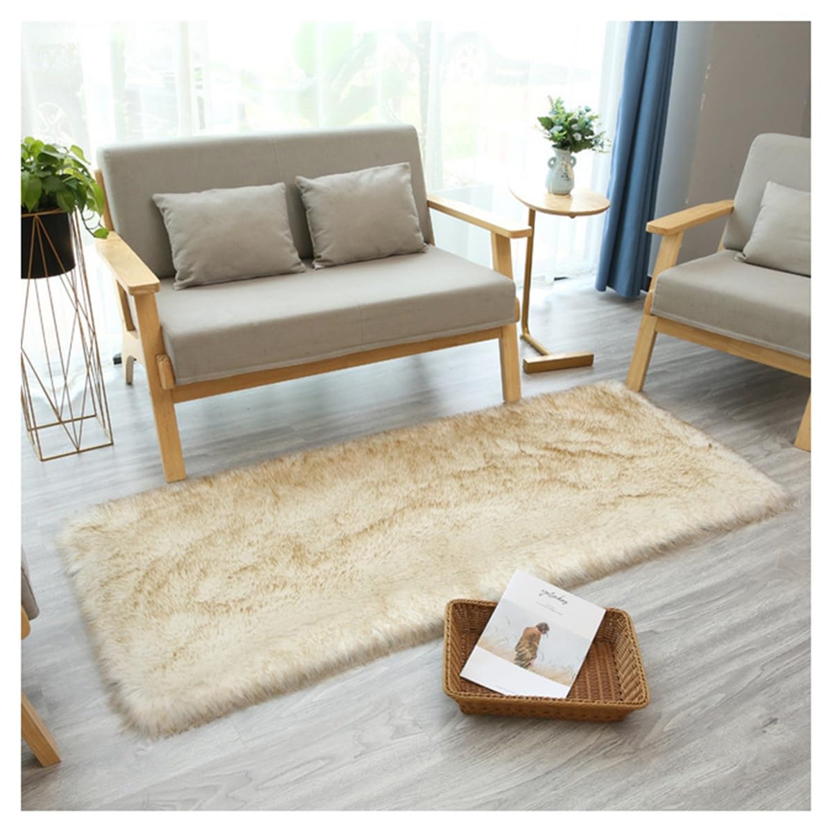 Tapis en fausse fourrure isolant pour réchauffer un sol de salon froid et moderne