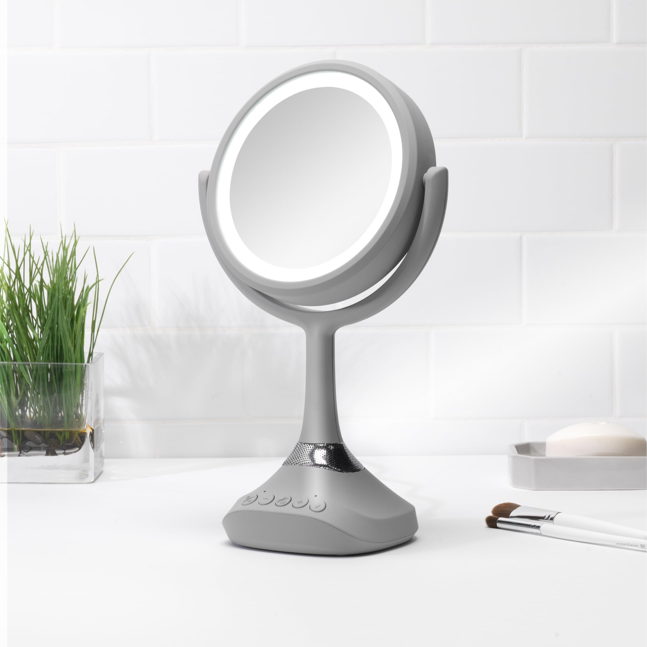 Homewerks 76-101-BT 19,1 cm persönlicher Make-up-Spiegel mit Bluetooth-Lautsprechern und LED-Beleuchtung, Handheld-Bluetooth-Kosmetikspiegel mit Lichtern für Badezimmer, Schlafzimmer oder Reisen