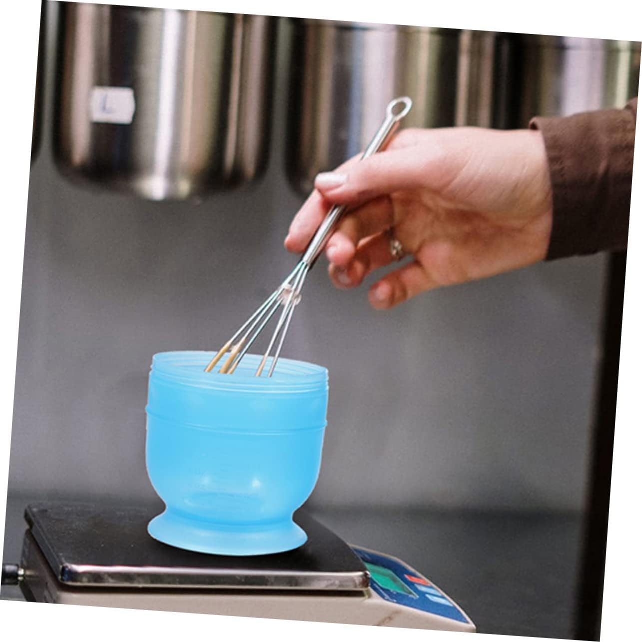 Beavorty 4pcs Hair Color Mixing Bowls with Scale Shaking Cups for Precise Hair Dye Mixing for Salon and Home Use