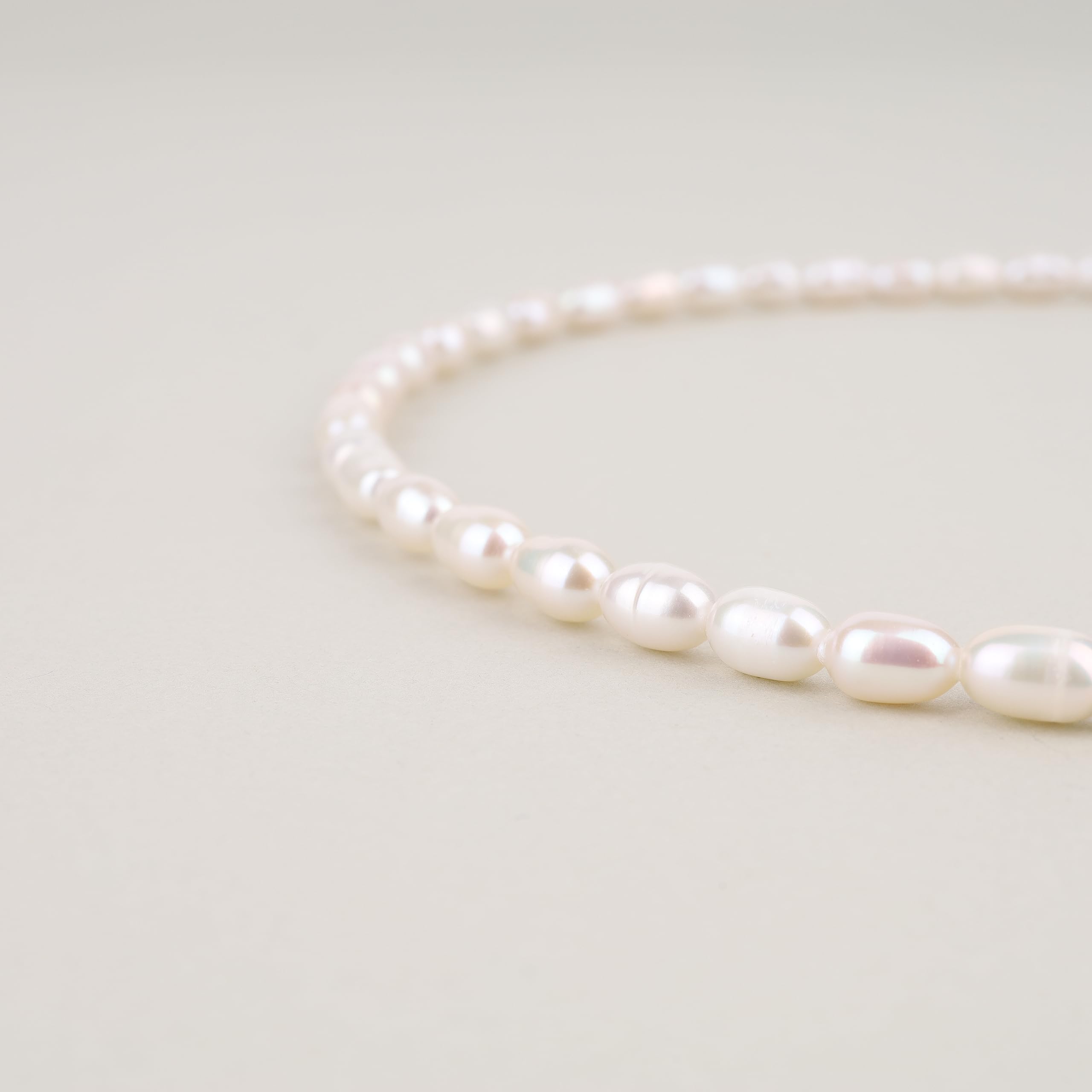 GAVU Collar de Perlas de Agua Dulce para Mujer con Cierre de Barra en T Chapado en Oro