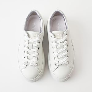 Amazon | [ダイアナ] プラス スニーカー 白 ホワイト 21.5cm