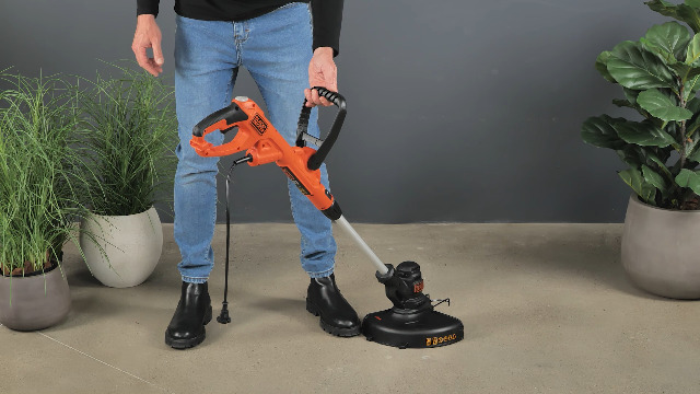 Tagliaerba 3in1 BLACK+DECKER 550W - Taglio 30cm, Bordatura, Altezze 40-60mm - Foto 4