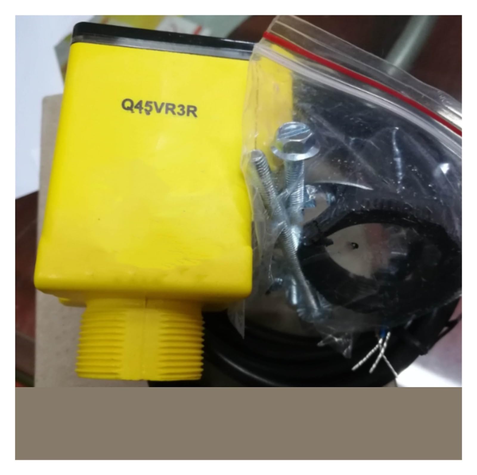 CXFCIHFT Q45VR3R Photoelectric switch sensor