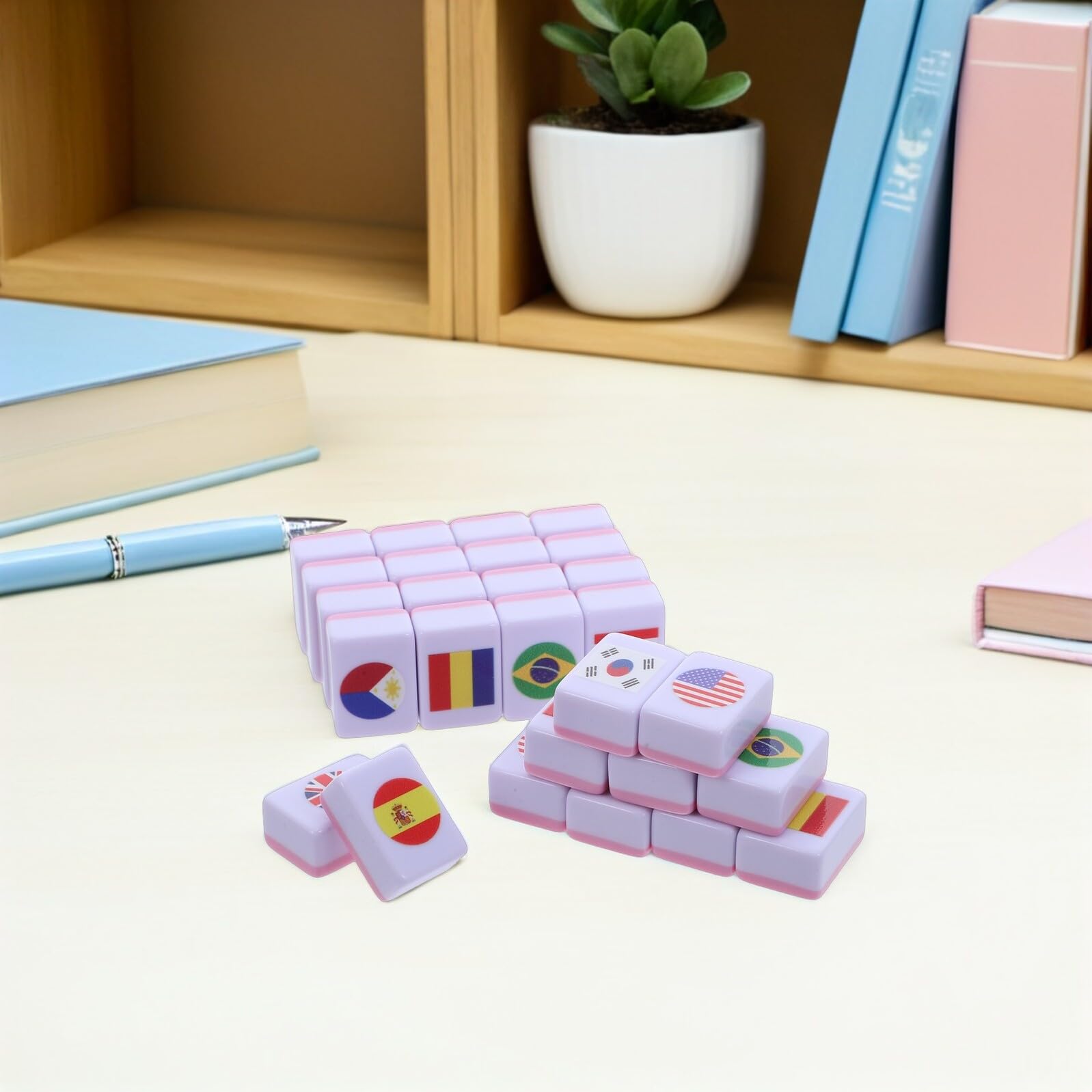 SOIMISS de Mahjong Portable 64 Pièces 24 MM Motif Drapeaux du Monde en Mini Mahjong pour 2 Joueurs de Mémoire Éducatif Géographie de Voyage pour Famille et