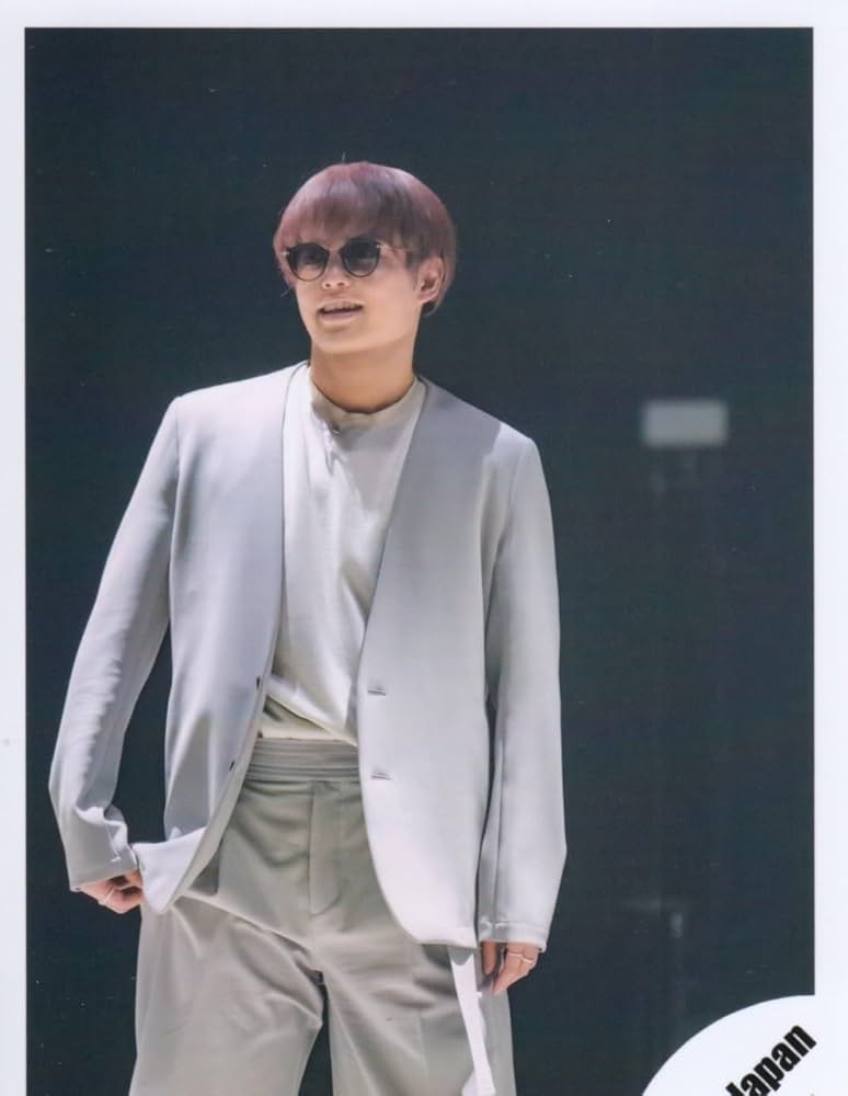 Amazon.co.jp: Travis Japan 公式 生 写真（吉澤閑也）TJ00560 : おもちゃ