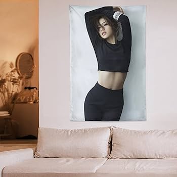 石原さとみタペストリー Amazon｜石原聰美 石原さとみ タペストリー 写真の背景ライブ