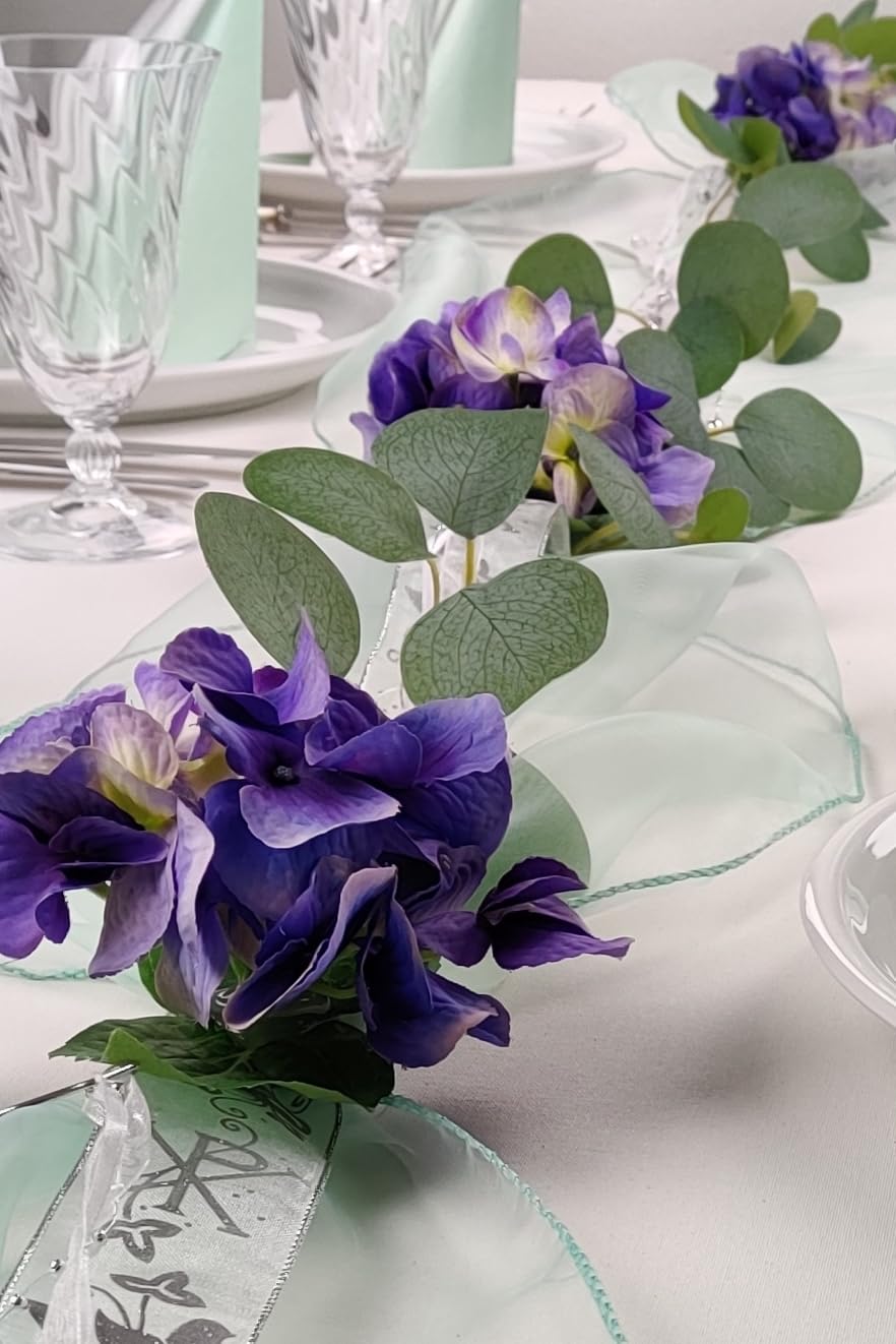 Tischdeko Set für 16-20 Personen in Mint-Lavendel. Festliche Deko für Taufe, Kommunion & Konfirmation mit Eukalyptus und Hortensien. Komplett Set "Spirit" Gr. M von Fibula [STYLE]