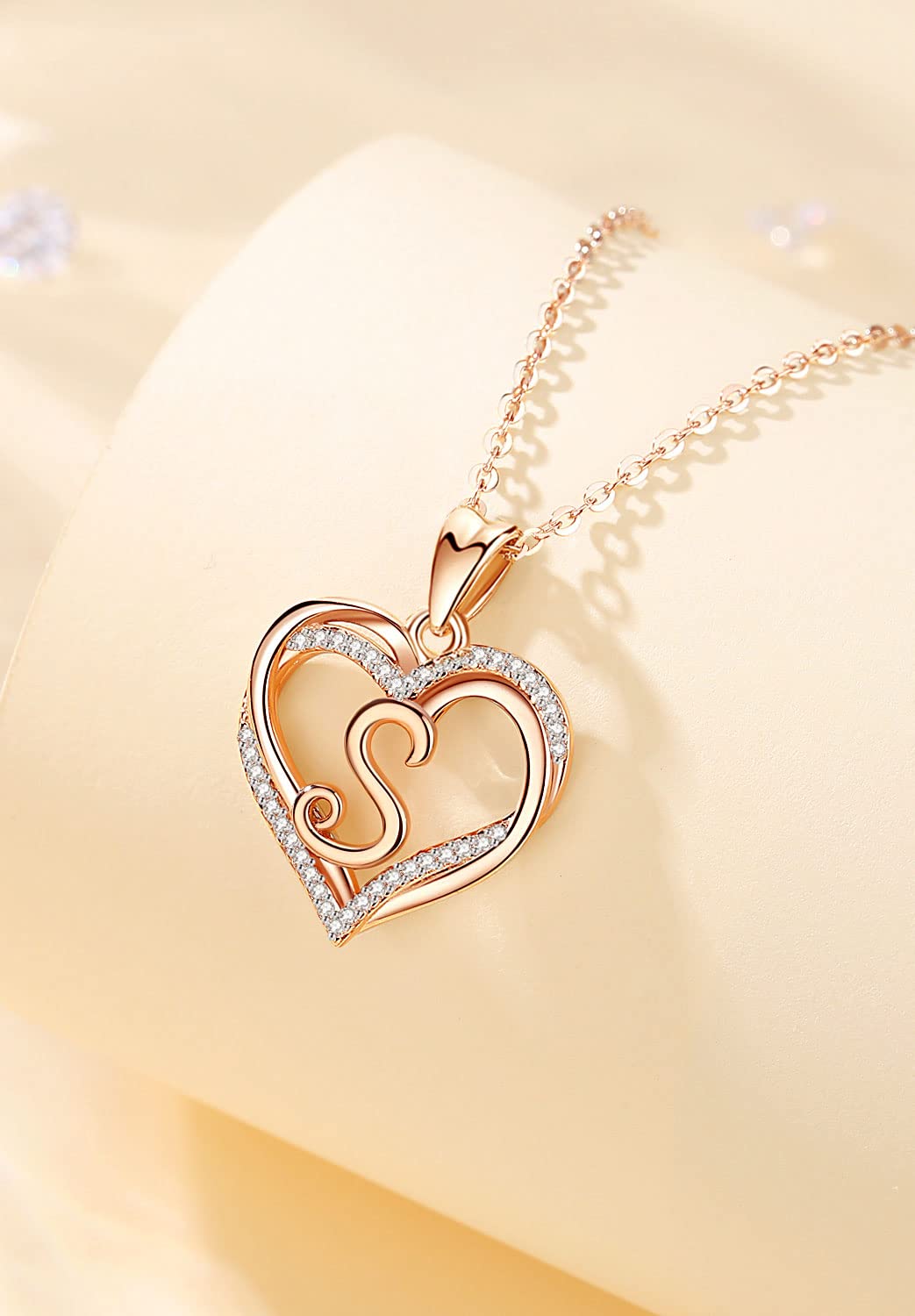INFUSEU Collana con Ciondolo Cuore, Lettera A-Z Alfabeto Capitale Gioielli Doppio Cuore Collane Iniziali Cubic Zirconia CZ per Donne Regali Romantici, Catena da 20 Pollici