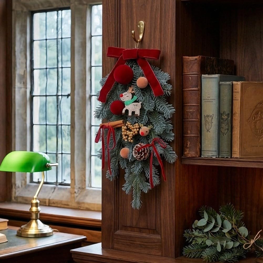 Weihnachts-Tropfenkranz 44cm Rustikal mit Kiefernzweigen(B) | 44cm hoch, realistische Kiefernzweige, rote Samtschleife, rustikales Design, tropfenförmig