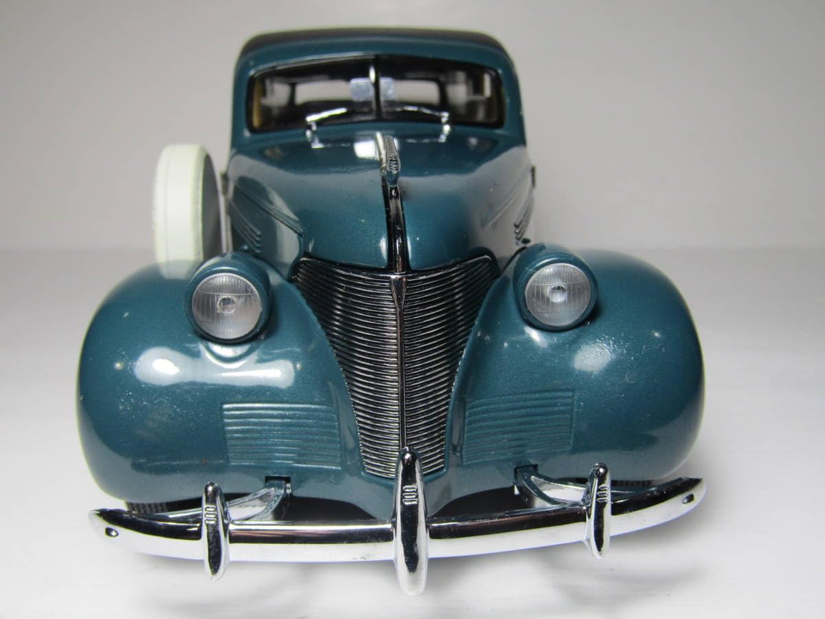 Amazon | Motor City Classics 1939 Chevy Woody Wagon 1/18 NARU