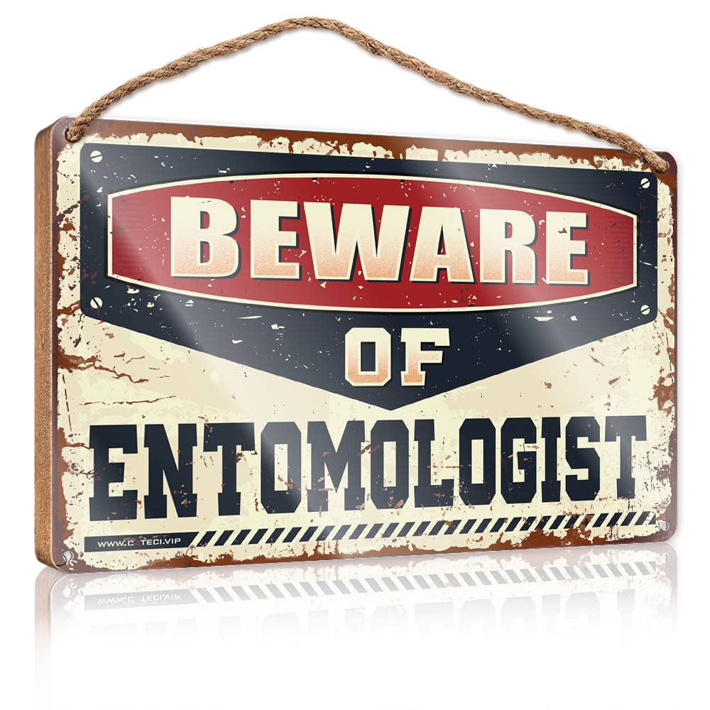 DTHA Funny Hanging Sign Beware Of Entomologist Wooden Sign Funny Bedroom Decor Wood Hanging Sign Plaque(15X28CM)