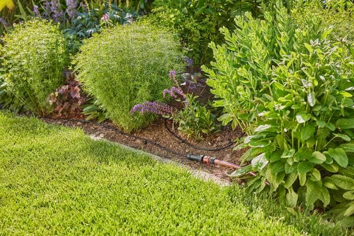 Gardena Micro-Drip system naziemna linia kroplująca 4,6 mm (3/16"): wąż kroplujący do instalacji naziemnej, wodooszczędny, wysoce elastyczny, 15 m (1362-20)
