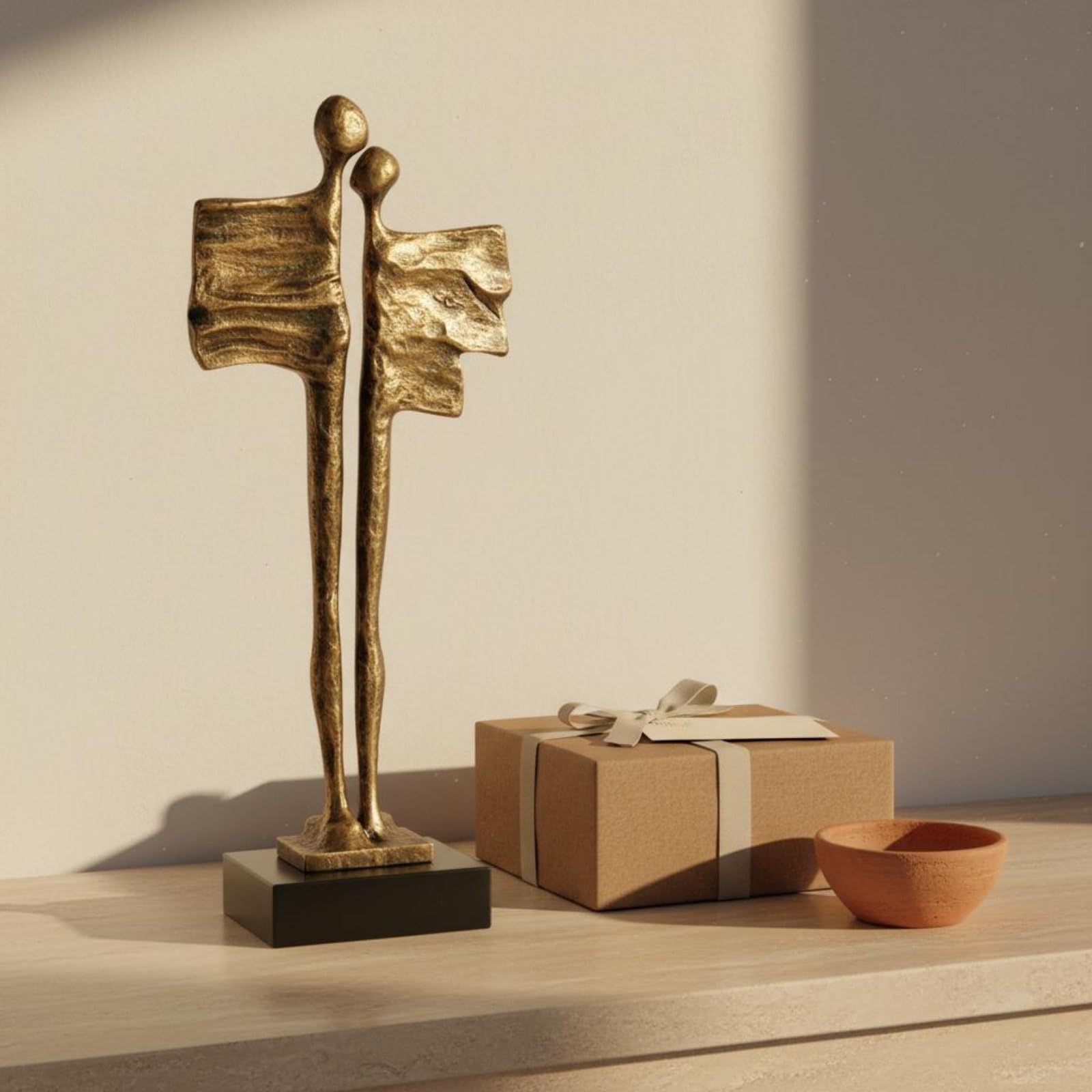 Scultura Amanti Intrecciati Statua Coppia Figura Pezzo Decorativo in Resina su Base Marmo Linee Pulite Adatta per Salotto Studio Libreria Scrivania Regali Anniversario, Nero