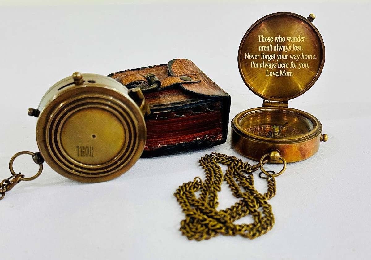 Bussola tascabile in ottone anticato, regalo nautico vintage con citazione famosa incisa, regalo per battesimo con custodia in pelle per i propri cari, figlio, amore, partner