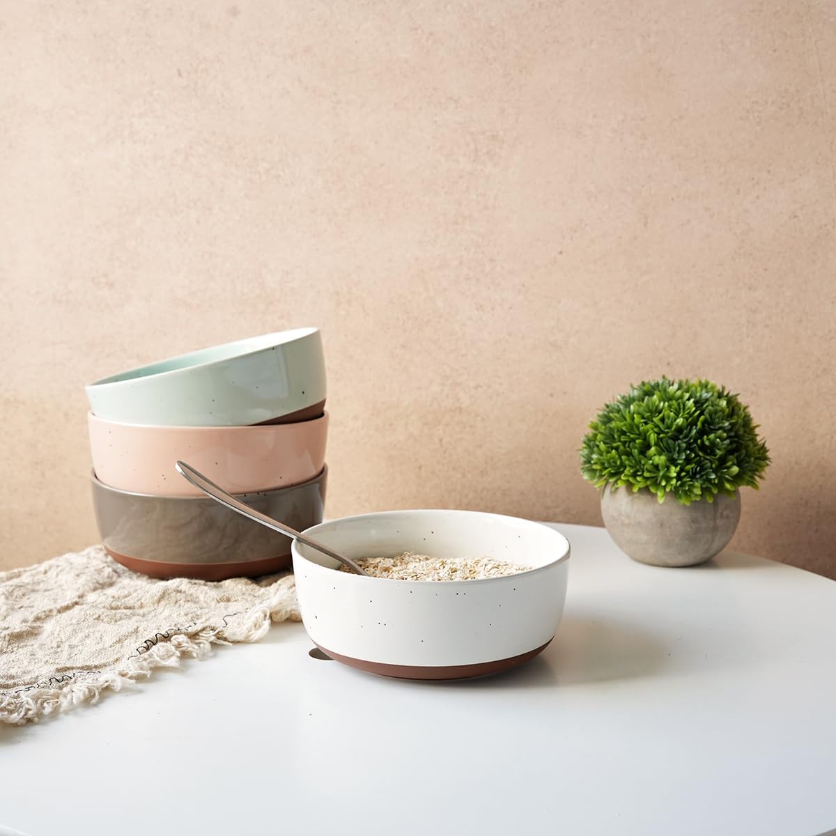 Bosmarlin Ceramic Cereal Bowls Set of 4, 30 Oz, Soup Bowls for Oatmeal, Salad, Dishwasher and Microwave Safe (Multicolor)