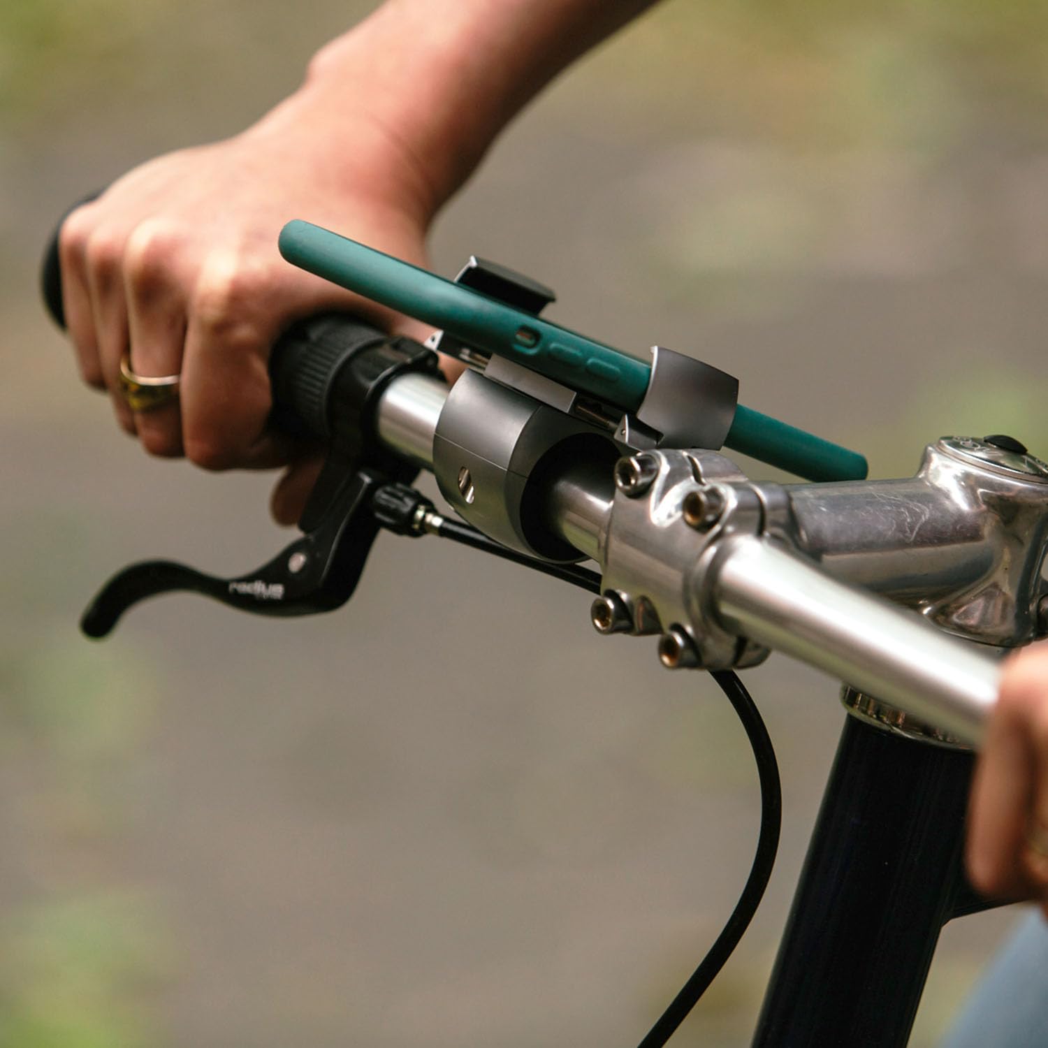Loop Support de téléphone Universel pour vélo ou téléphone Noir