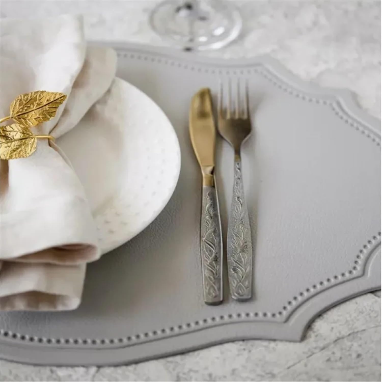 Oval Shaped Placemats Light Grey Faux Leather Table Mats Pad Kitchen Accessories Outdoor Indoor Party Table Decor(in Cream Grey,10pcs 30x43cm)
