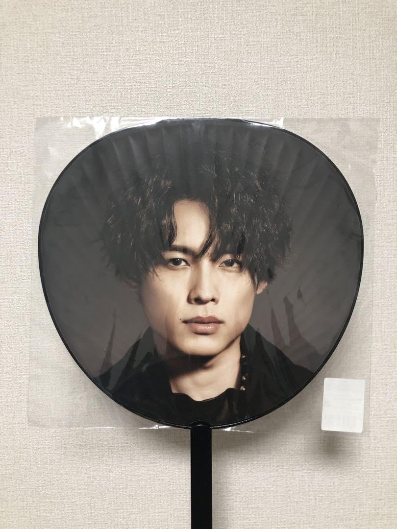 Amazon.co.jp: SixTONES 松村北斗 on eST ジャンボうちわ : ホーム