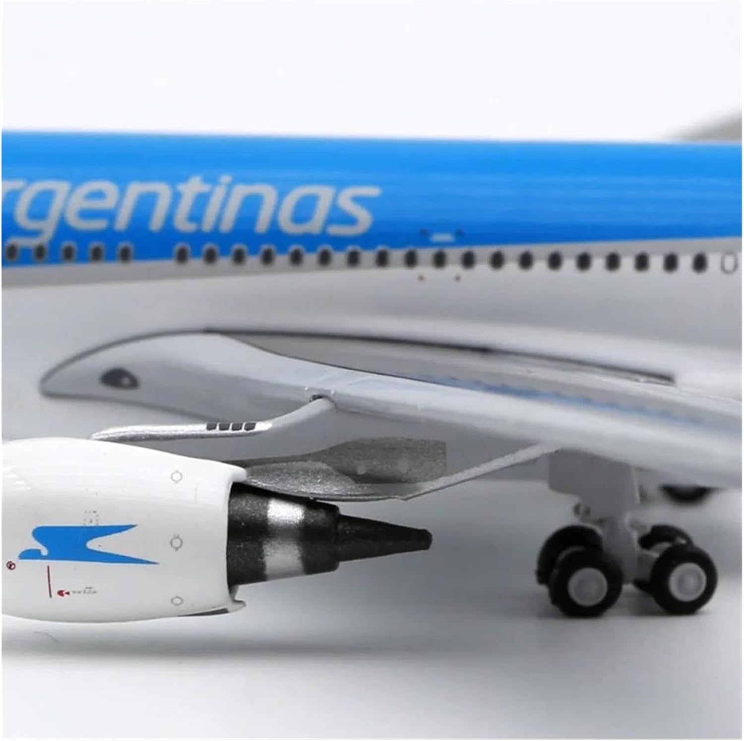 Decorated Airplane Models 1:400 for Aerolíneas Argentinas SkyTeam A330-200 Die-cast Alloy Aircraft Model