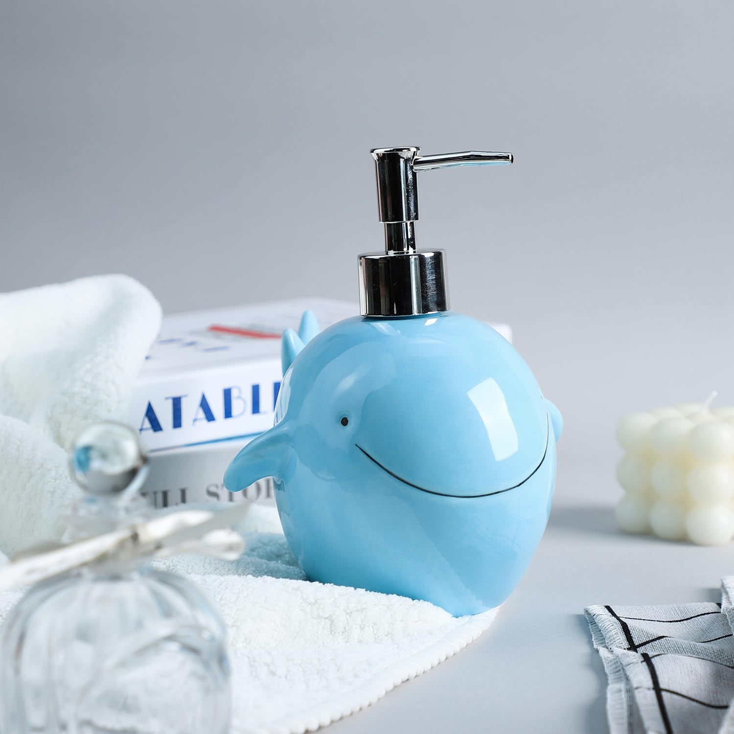 Colias Wing Dispensador de jabón con diseño de animales marinos con bomba de plástico, botella de jabón de loción recargable, botella de loción, dispensador de jabón de manos, decoración del hogar,