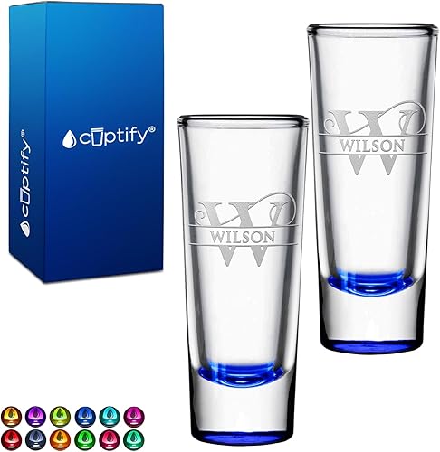 Juego de 4 vasos personalizados de 2 onzas grabadas con nombre, parte inferior amarilla con texto personalizado para bodas, recuerdos de fiesta,