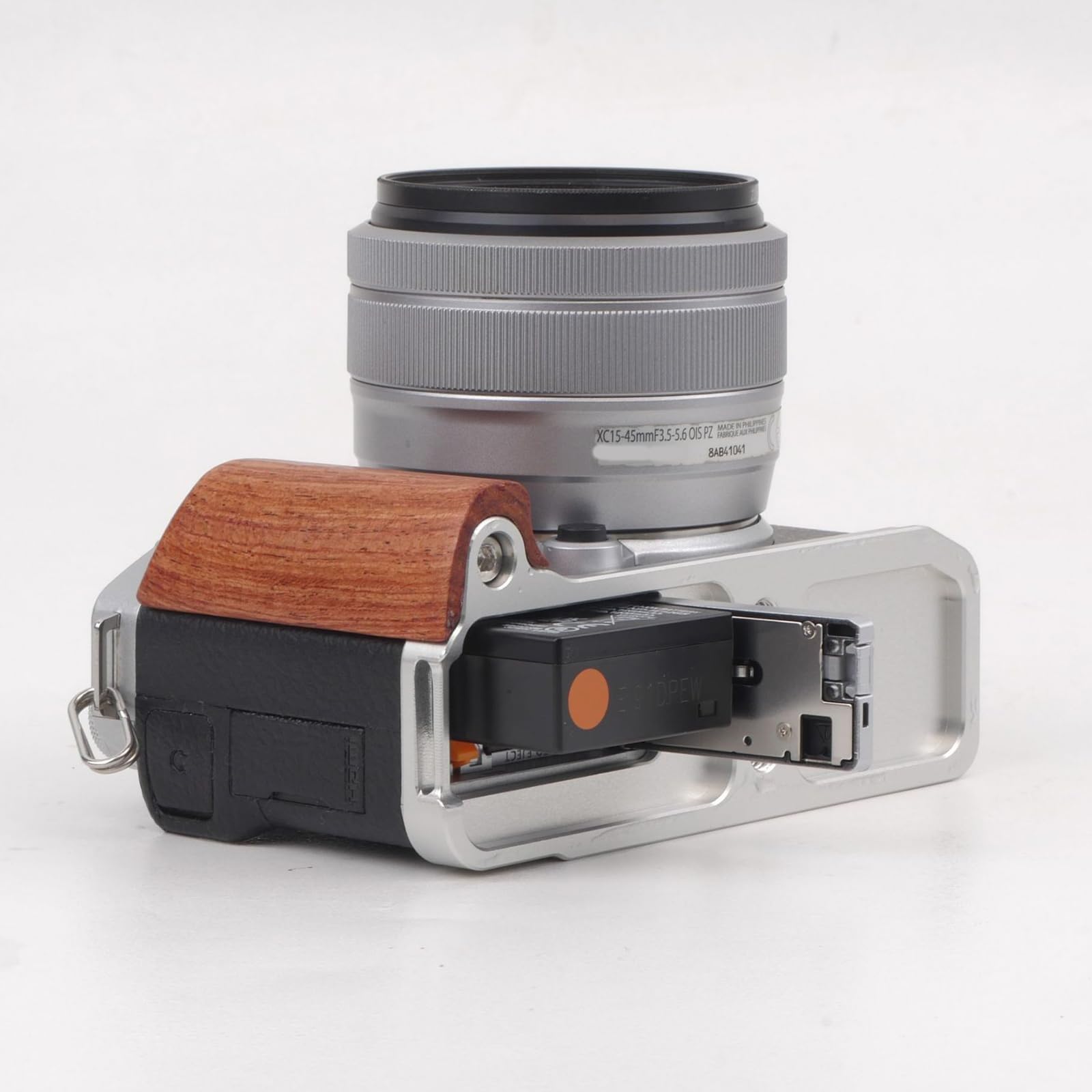 Impugnatura ergonomica in legno per fotocamera XM5 per migliorare le impugnature e un facile accesso alla batteria