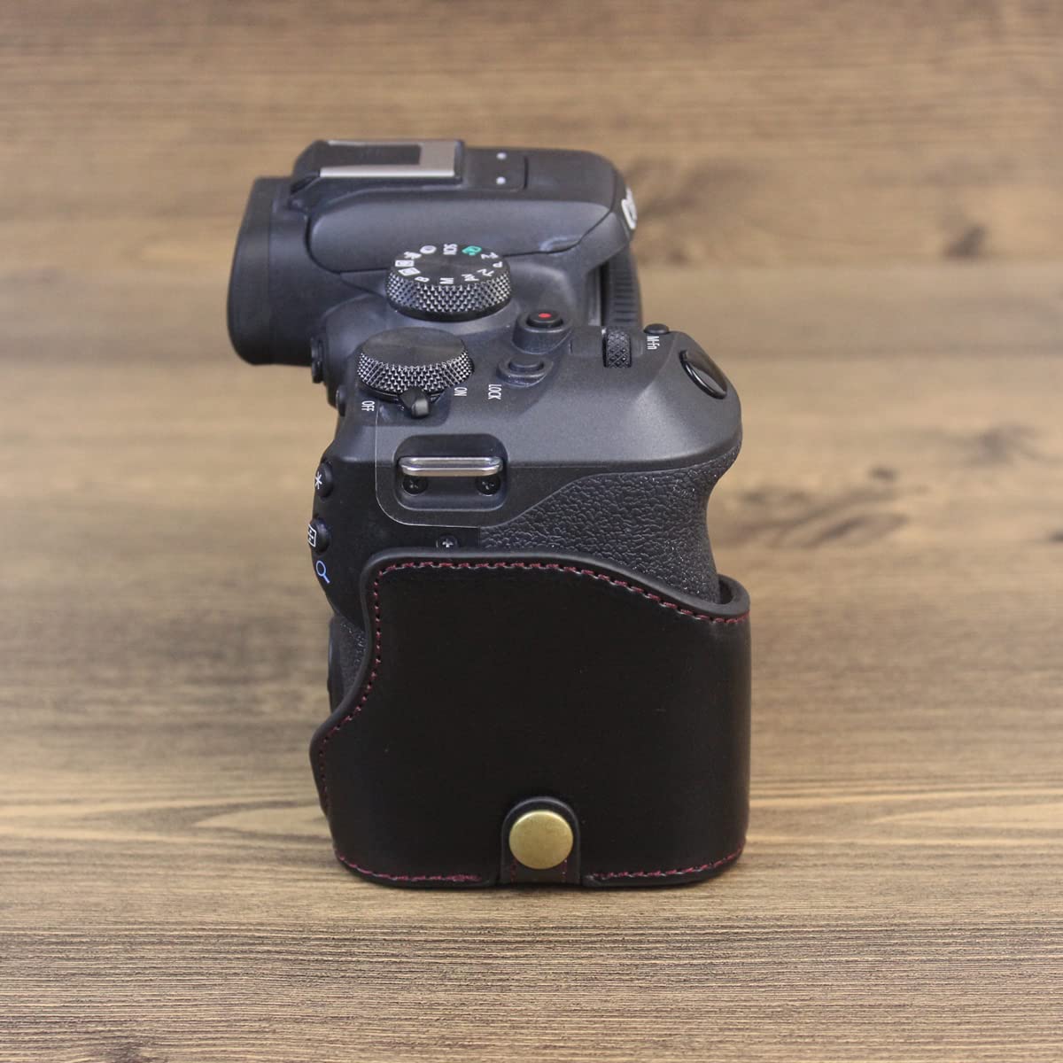 Canon EOS R10 ボディ　ケース付き Canon EOS R10 ボディ ケース付き