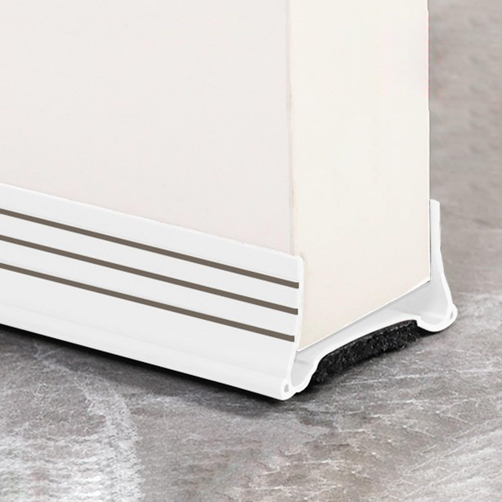 Volminex Burlete Puerta Entrada PVC, Burlete Puerta Exterior Autoadhesivo, Burlete Bajo Puerta Antipolvo, Tira de Sellado para Aislamiento Acústico Prueba de Viento y Agua (Blanco, Anchura 3,5-5,5 cm)