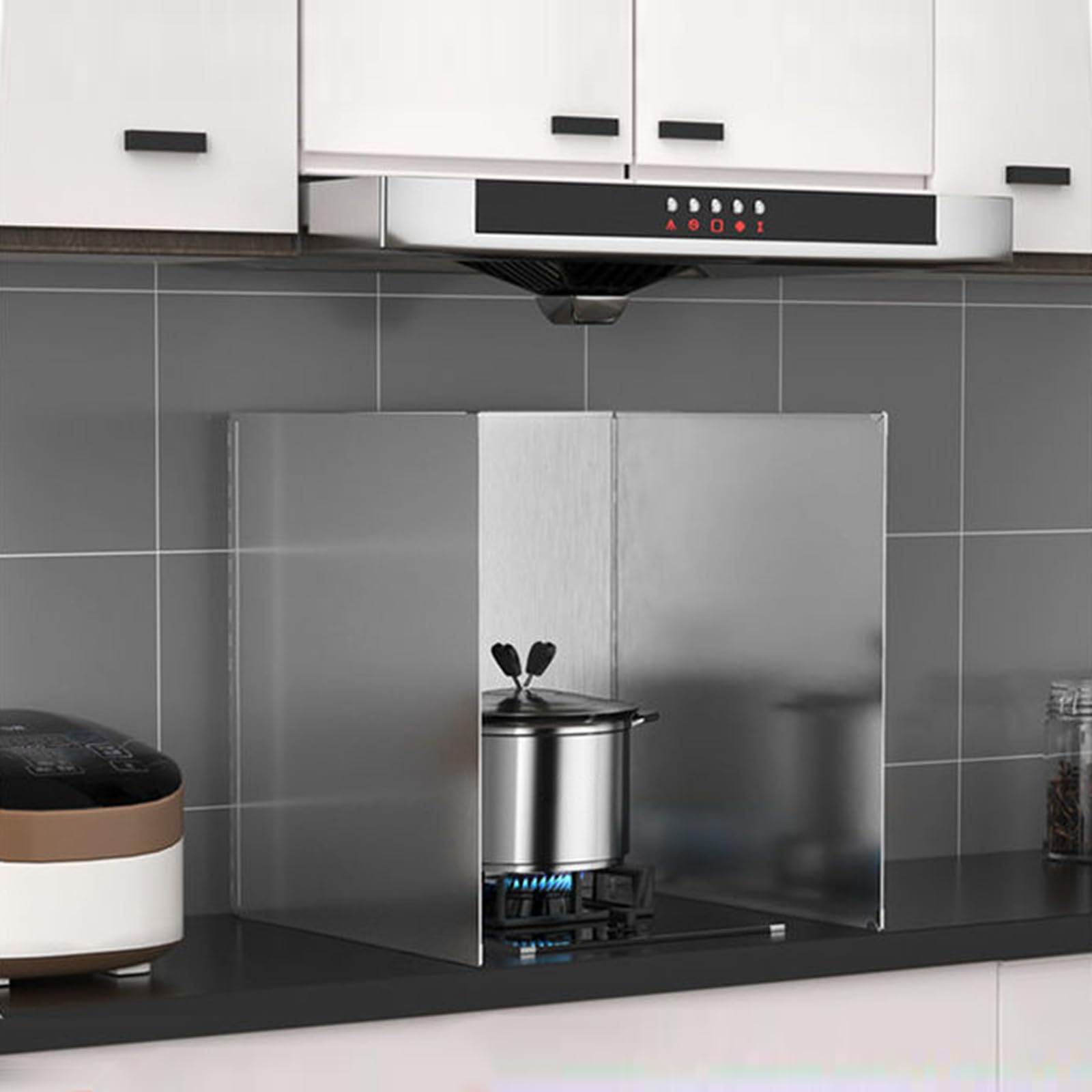 Crédence de cuisine inox brossé pliable et plaque anti-projection efficace